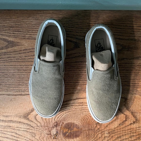 Van's Slip Ons Neutral Dusty Olive/Taupe Tone Women's Size 7 Men's Size 5.5 - Picture 2 of 6